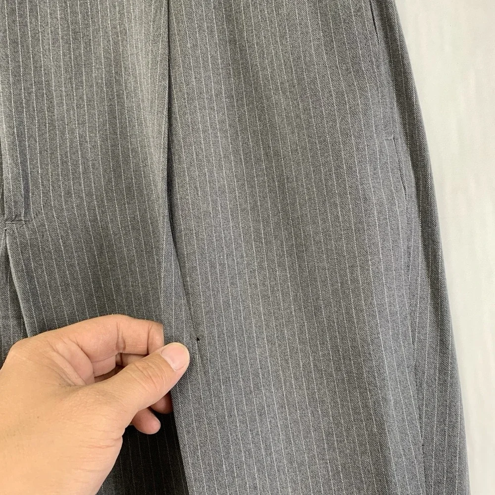 Tommy Hilfiger 2Pc Gray‎ Pinstripe Wool Suit Mens 41R / 34 x 30 Jacket Pants